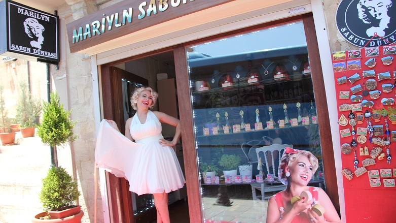 K24 ÖZEL - Mardinli Marilyn Monroe’nun sabun dükkânı